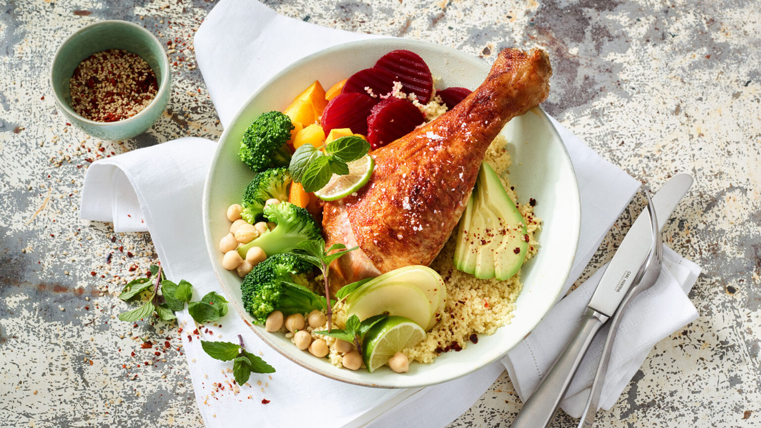 Orientalische Puten-Bowl mit Couscous